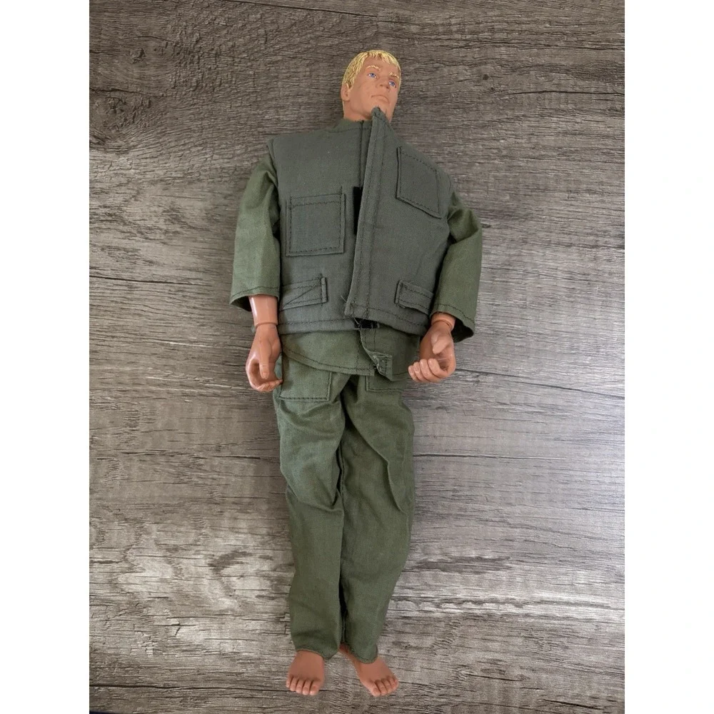 1996 Hasbro 11